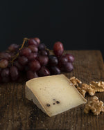 Lade das Bild in den Galerie-Viewer, Pecorino Pepato - Käseglück