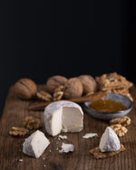 Lade das Bild in den Galerie-Viewer, Crottin de Chavignol - Käseglück