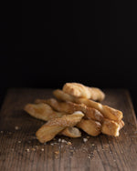 Lade das Bild in den Galerie-Viewer, Schweizer Blätterteigstangen - verschiedene Sorten - Käseglück