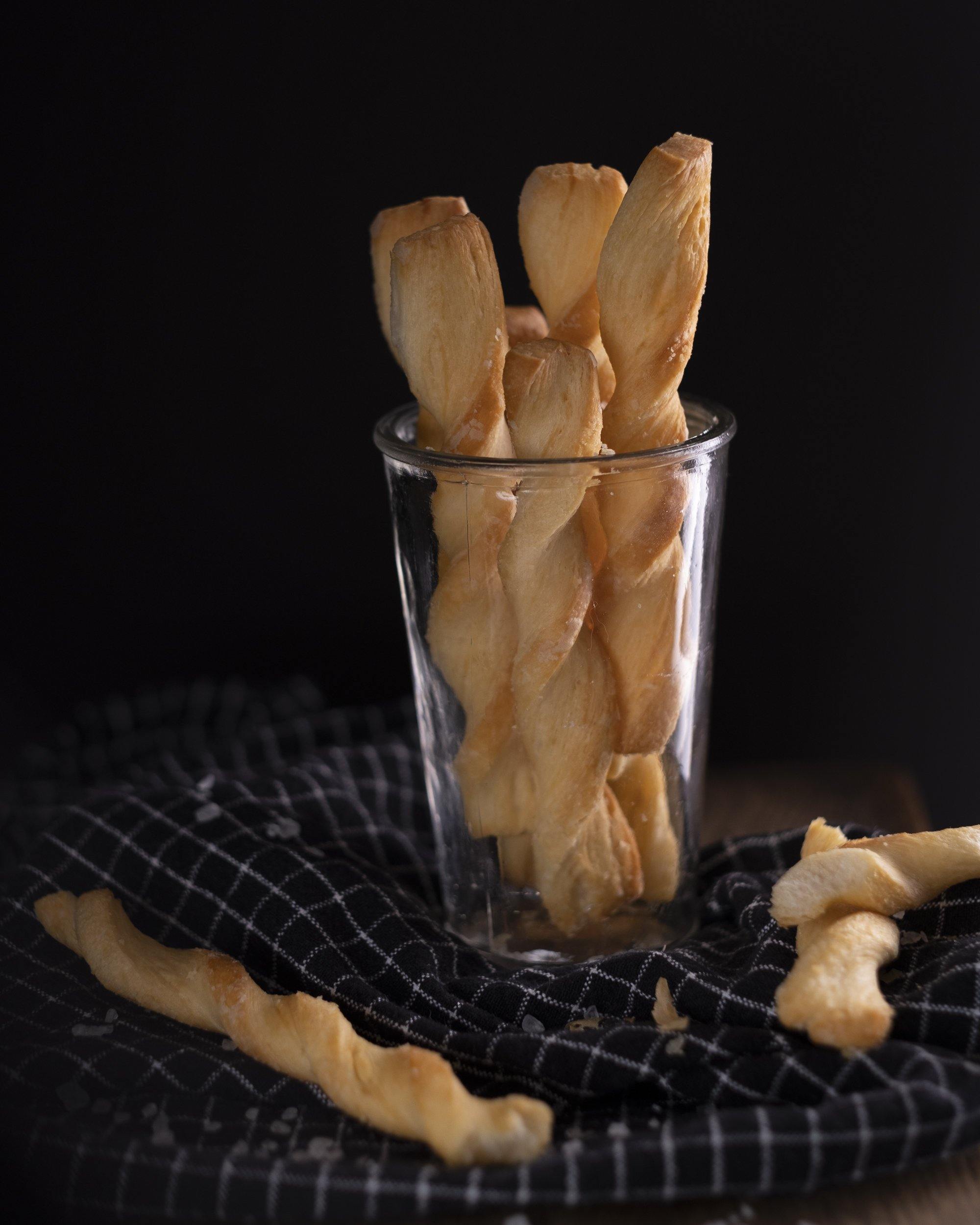 Schweizer Blätterteigstangen - verschiedene Sorten – Käseglück Schweizer Blätterteigstangen - verschiedene Sorten – Käseglück